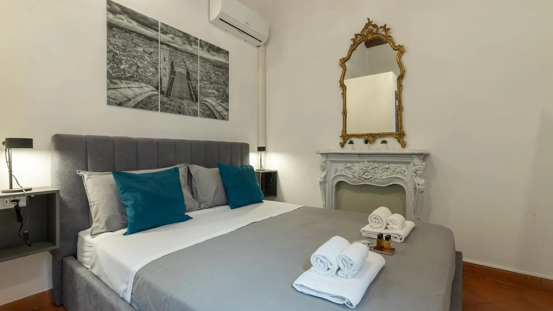 Dimora Storica Uffizi & Ponte Vecchio Apartment Florence