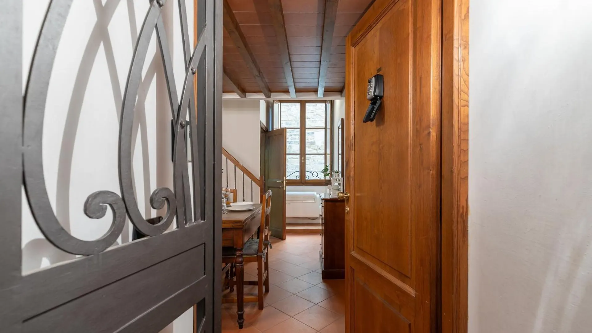 Dimora Storica Uffizi & Ponte Vecchio Apartment Florence