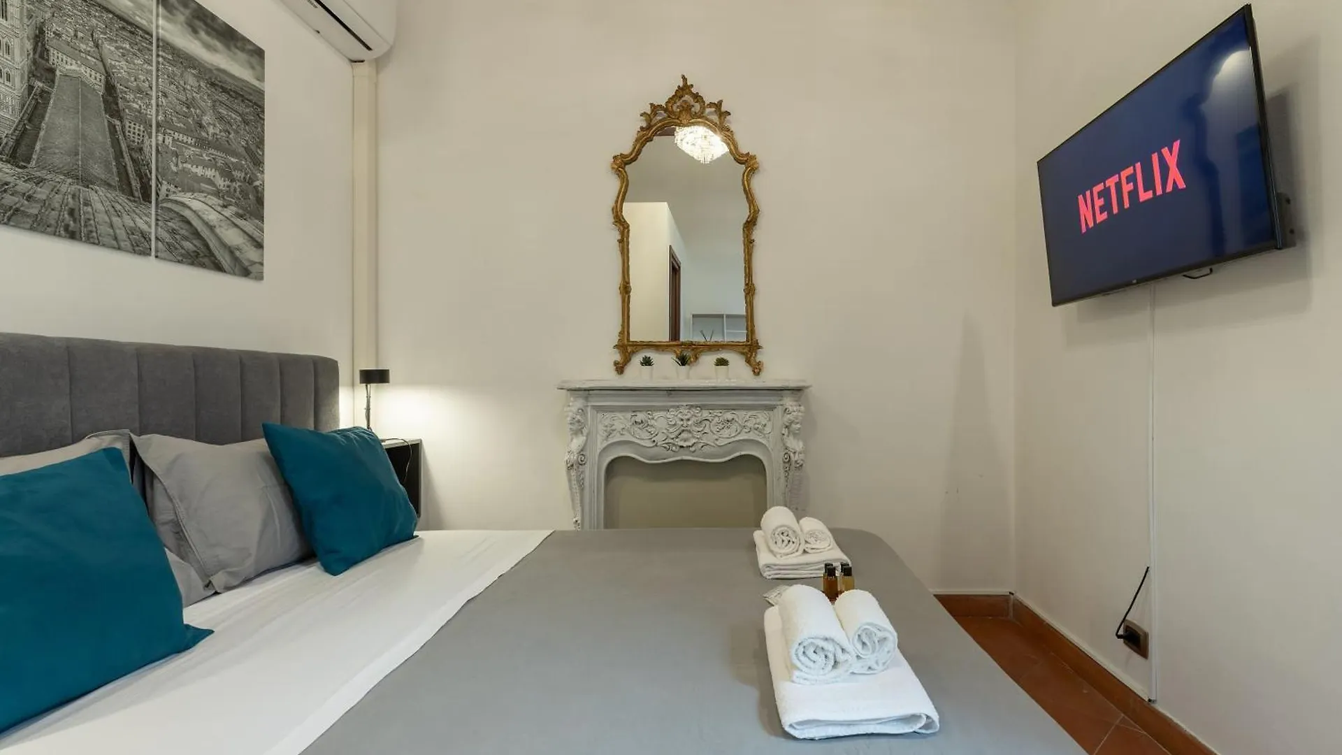 Dimora Storica Uffizi & Ponte Vecchio Apartment Florence 0*,  Italy